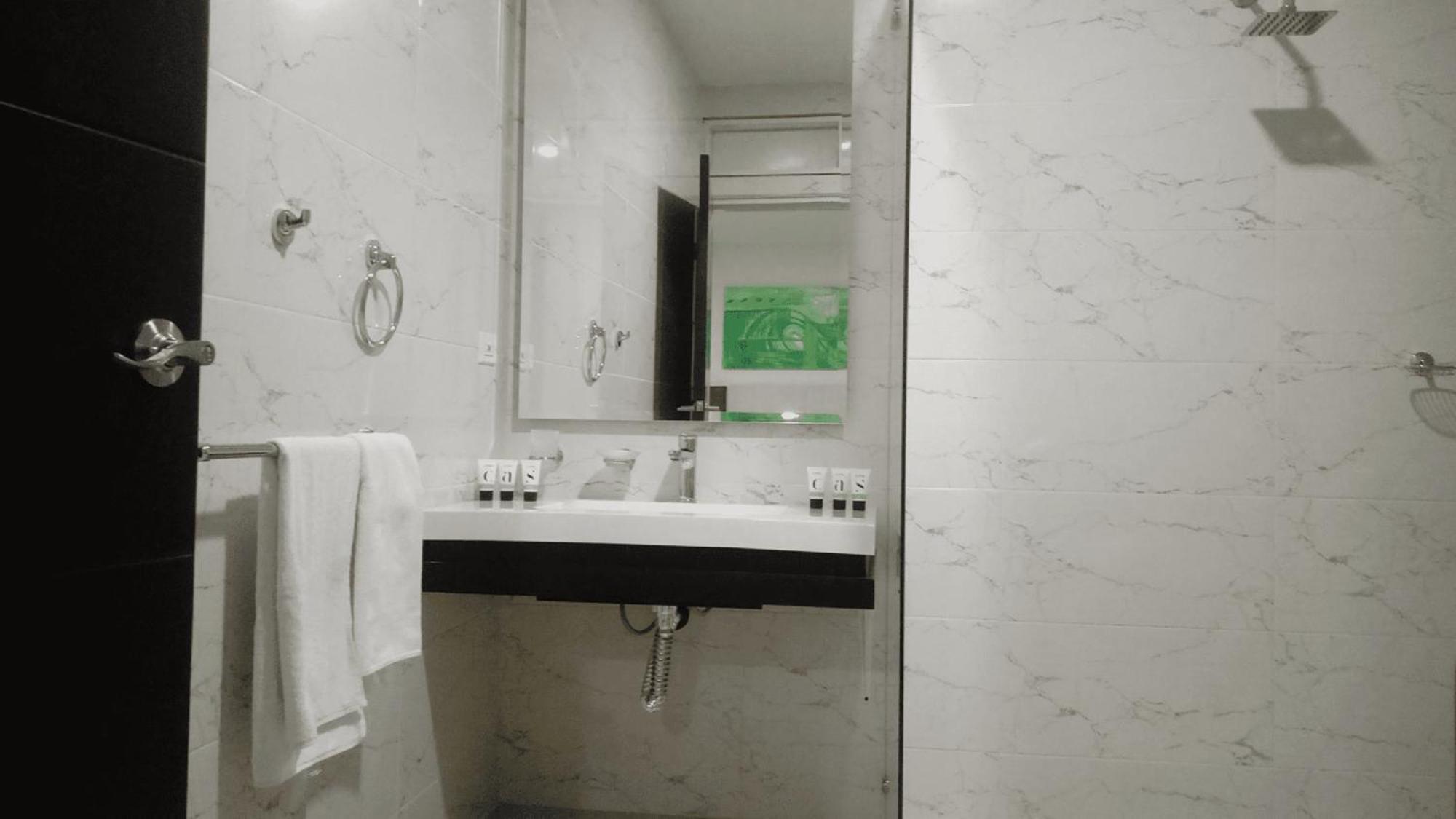 Hotel Andinos Plaza Florencia Florencia  Ngoại thất bức ảnh