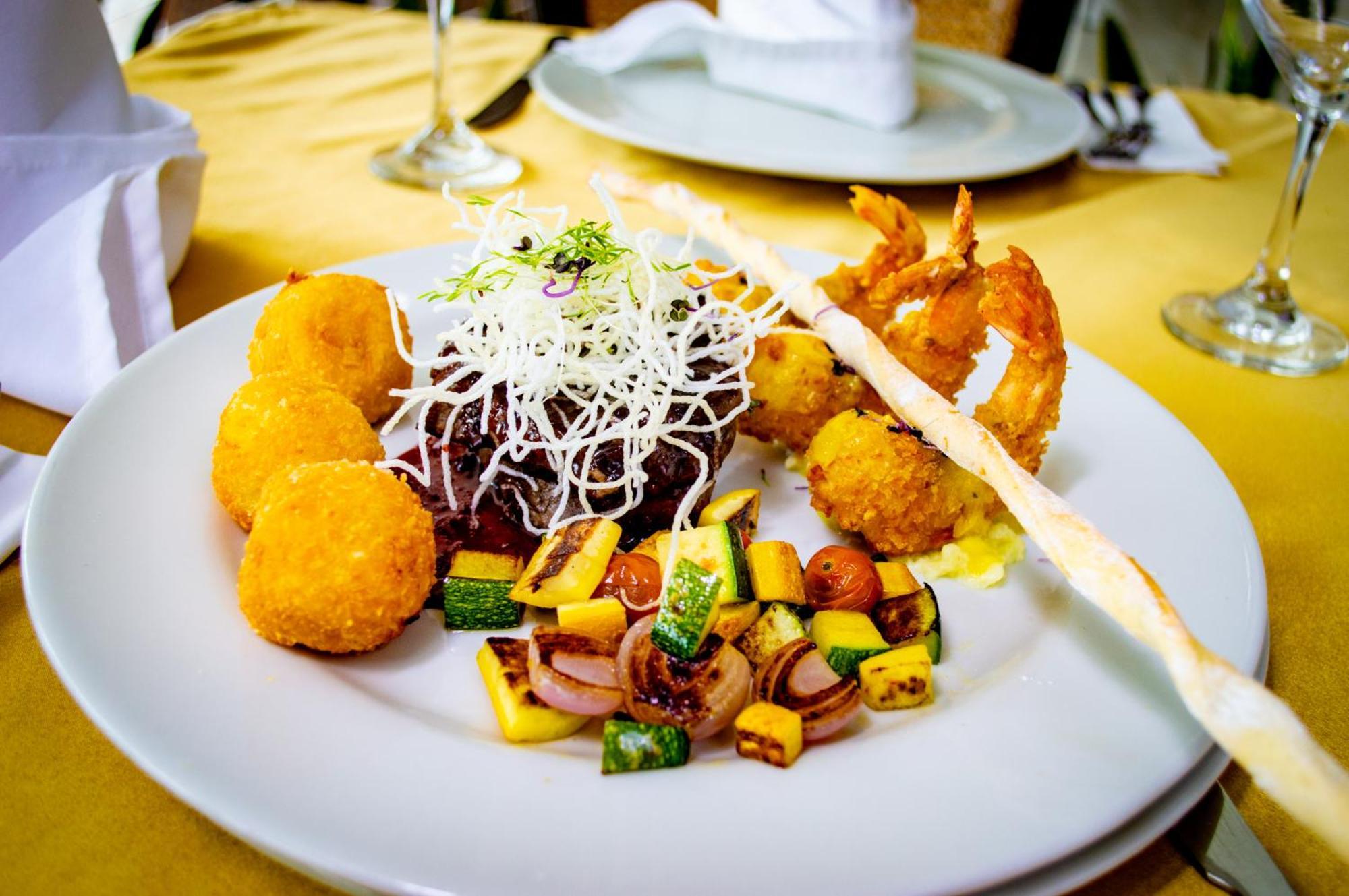Hotel Andinos Plaza Florencia Florencia  Ngoại thất bức ảnh